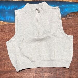 Wild Fable Gray Sleeveless Sweater